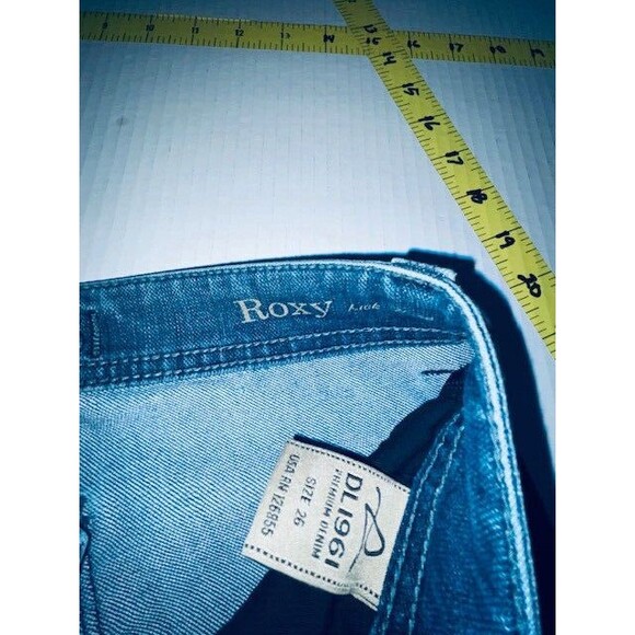 DL1961 Womens Low Rise Roxy Kick Flare Light Wash Size 26x33 Fits 27x33 - Picture 13 of 16